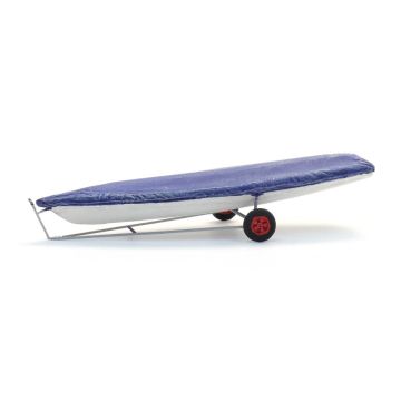 Artitec Segelboot Laser auf Anhänger -  Fertigmodell aus Resin, lackiert - H0 / 1:87 (AR387.594)