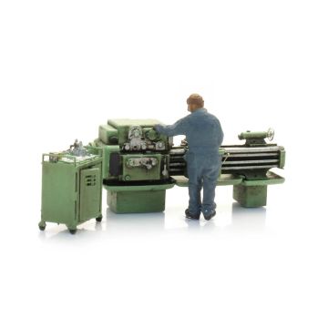 Artitec Metalworking lathe with figure - H0 / 1:87 (AR387.660)